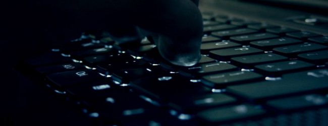 Ciberataques en Chile no sólo afectan a bancos: Por qué los hackers también apuntan a servicios industriales y de la salud