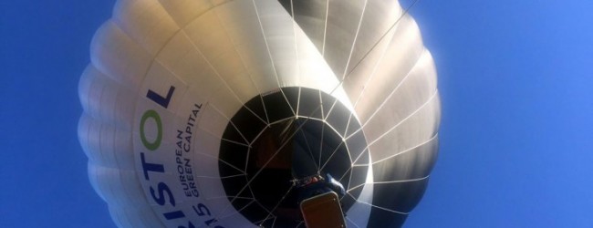 El primer globo de aire caliente a energía solar despega en Inglaterra