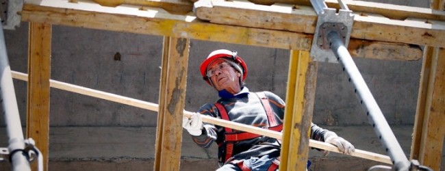 Trabajadores de constructora a cargo de Gimnasio Pacific denuncian despidos y no pago de sueldos