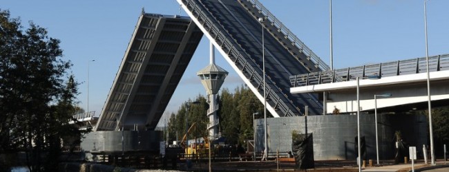 Senador Alfonso de Urresti asegura que existe fraude al fisco en la construcción del puente Cau Cau
