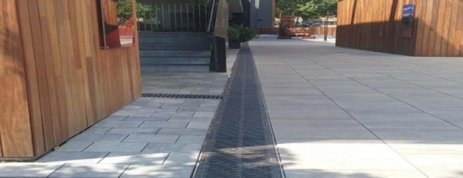 Instalan canales para zonas con limitación de altura en el nuevo acceso al Camp Nou