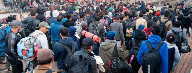 Turquía propone a la UE construcción de tres ciudades de refugiados en Siria para frenar éxodo a Europa