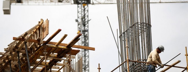Hacienda alista formulario para empezar a cobrar IVA a la construcción el próximo año