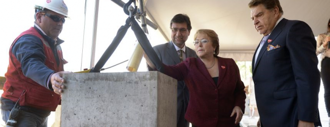 Instalan primera piedra de obras para ampliar el Instituto Teletón de Santiago