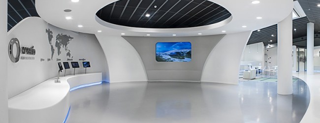 La nueva sede futurista del Grupo Irizar reviste su interior con material Dupont Corian