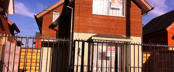 Precio de arriendos de viviendas cierra sin crecimiento por primera vez desde crisis subprime