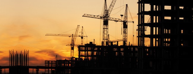 Confianza empresarial cierra 2015 en niveles neutros impulsada por construcción