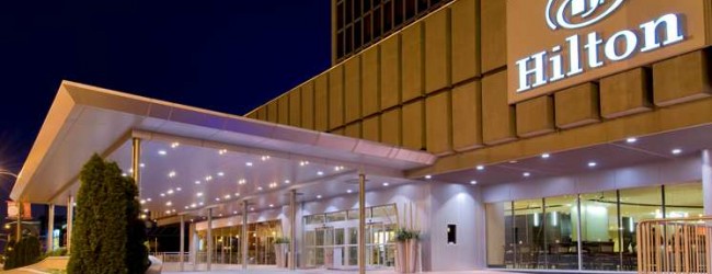 Hilton debuta en Iquique y proyecta nuevas aperturas de hoteles en el país, con foco en regiones