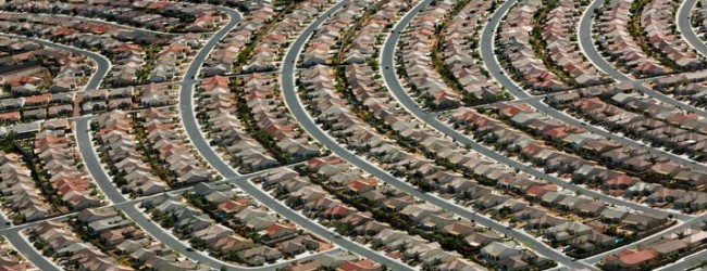 Construcción de viviendas en Estados Unidos cae más de lo esperado en marzo