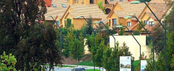 Las Condes concentra la mitad de las viviendas de súper lujo en Santiago