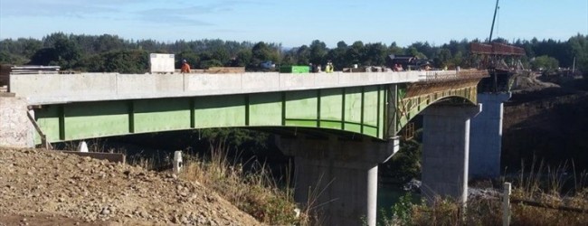 Denuncian fallas en construcción de otro puente en la región de Los Ríos