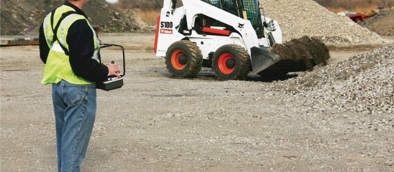 MINICARGADORES Y MINIEXCAVADORAS PARA TERRENOS DE DIFICIL ACCESO