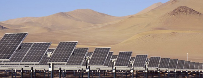 Bloomberg: «Chile tiene tanta energía solar que ahora la está regalando»