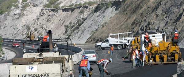 Gobierno proyecta pavimentar el 41% de los caminos básicos a 2018 con plan de 15 mil km de rutas