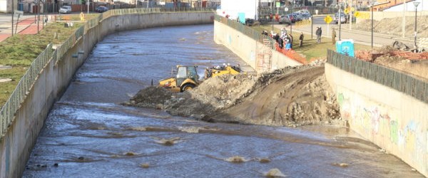 Finaliza construcción de radier en río de las Minas