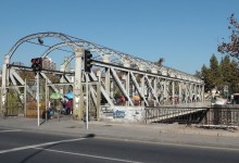 MUNICIPIO DE SANTIAGO DESALOJÓ Y CERRÓ EL PUENTE LOS CARROS