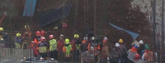 Conmoción por derrumbe en construcción que deja a dos trabajadores muertos