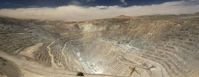 Las propuestas de Landerretche para que el Estado otorgue recursos a Codelco