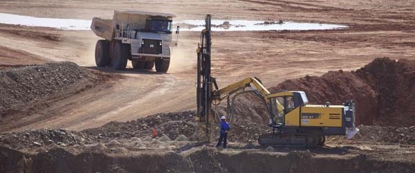 Minería impulsa la producción industrial de agosto: crece 2,8%