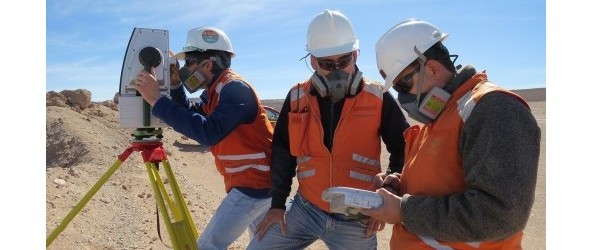 Gabriela Mistral realiza control de taludes con equipos de última generación