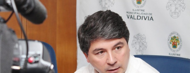 Alcalde de Valdivia insiste en la construcción de Teatro del Río y emplazó a las autoridades