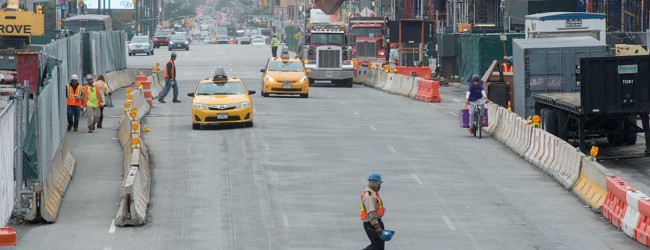 Nueva York pide a hispanos en obras de construcción entregar su tarjeta falsa de OSHA