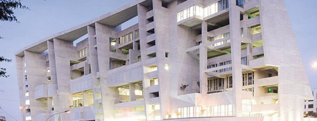 Campus de la U. de Ingeniería y Tecnología de Lima gana premio al mejor edificio del mundo