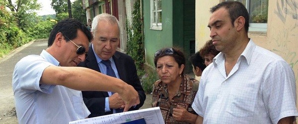 Socializan construcción de muro de contención en el borde del Parque Bellavista en Osorno