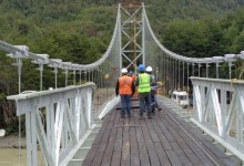 Construcción de Pasarela Río Exploradores abrirá nueva ruta y ya cuenta con 82% de avance