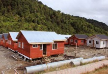 Construcción de 81 viviendas sociales en Puerto Cisnes presentan un 67% de avance