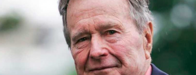 Vuelven a hospitalizar a ex presidente de EE.UU. George H.W. Bush por una neumonía