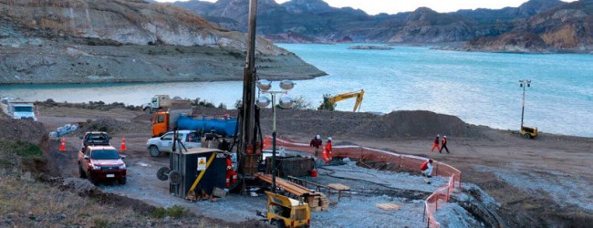 Perforadora llegará desde Argentina para ayudar en rescate a mineros