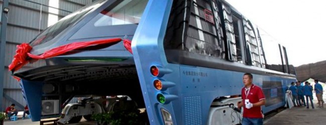 El escandaloso fin del TEB, el gigantesco autobús chino diseñado para elevarse por encima de los tacos