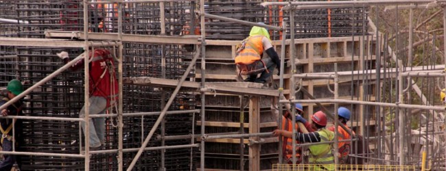 Construcción frena crecimiento de octubre y mercado alerta sobre su recuperación