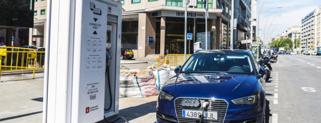 China crea una carretera solar capaz de cargar los autos eléctricos