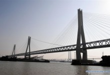 El puente de ferrocarril de servicio pesado más largo bajo construcción en Yueyang