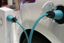 China busca vender dos millones de autos eléctricos e híbridos en 2020