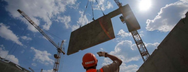 Construcción reduce en 7% su dotación en 2017 y suma su segundo año a la baja