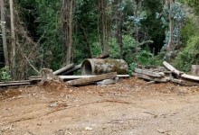 Escombros en ruta a Santa Elvira preocupa a vecinos: temen posible construcción de dique