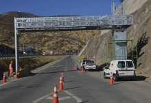 «Plan Chile sin barreras»: Instalan primer pórtico «free flow» en la autopista Radial Nororiente