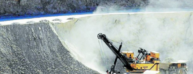 Mayor mina de oro y tercera de cobre en el mundo está a un de la estatización