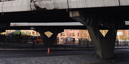 Este miércoles comienzan las reparaciones del puente Apoquindo: Revisa los desvíos de tránsito