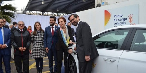 Inauguran primer punto de carga para autos eléctricos en Antofagasta