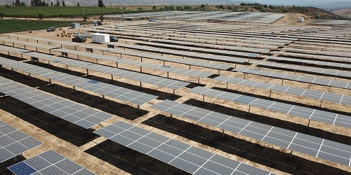 Tecnología de punta y condiciones geográficas: Los pilares del liderazgo chileno en energía solar