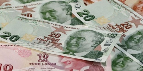 La lira turca continúa su descenso y el dólar cierra en Chile en los $661