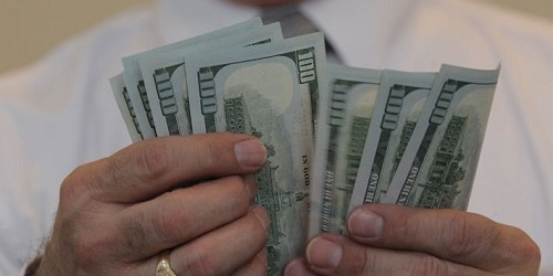 Dólar opera nuevamente al alza y se cotiza bordeando los $670 en Chile