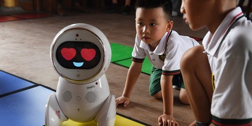 En China los robots ya hacen «clases» en 600 escuelas: asignan tareas y cuentan historias