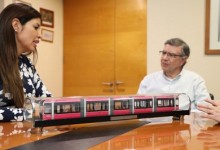 Alcaldesa Karen Rojo se reúne con Lavín con miras a concretar proyecto de tren urbano