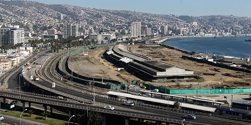 Alcalde Sharp propone proyecto para paño Barón de Valparaíso sin uso portuario