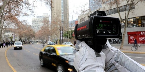 Primeros días del nuevo límite de velocidad dejan más de 170 multados en la capital